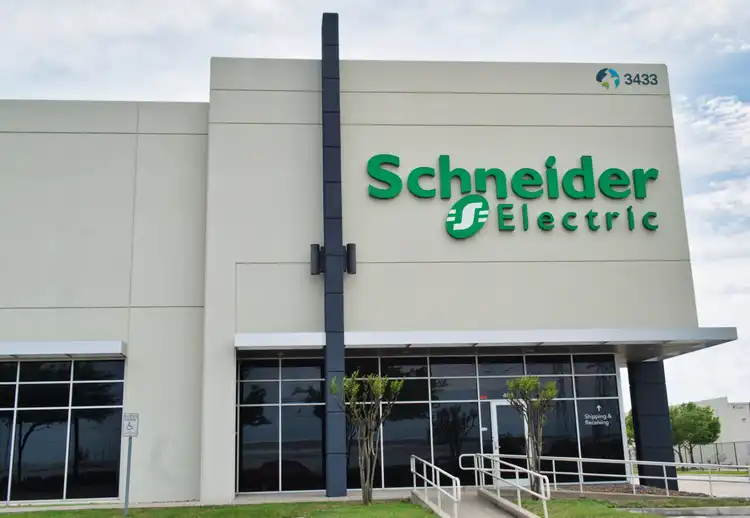 Schneider Electric creates Data Center Talent to equip Professionals with Skills Schneider Electric creates Data Center Talent to equip Professionals with Skills