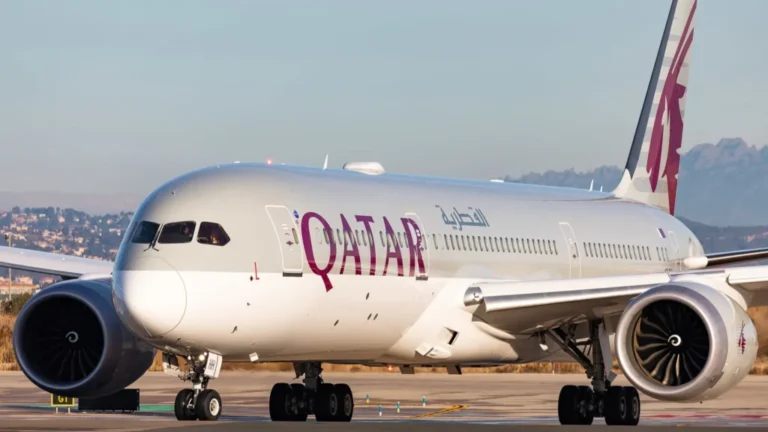 Qatar Airways Launches World’s First Starlink-Boeing 787